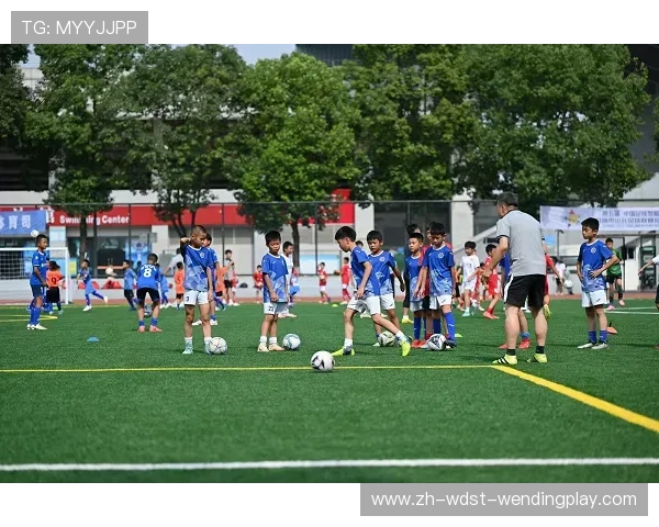 青少年足球发展中的营养干预与成长支持 青少年足球发展中的营养干预与成长支持